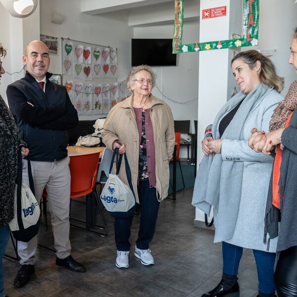  Entrega de Presentes de Natal ao Centro Sénior de Carvoeiro