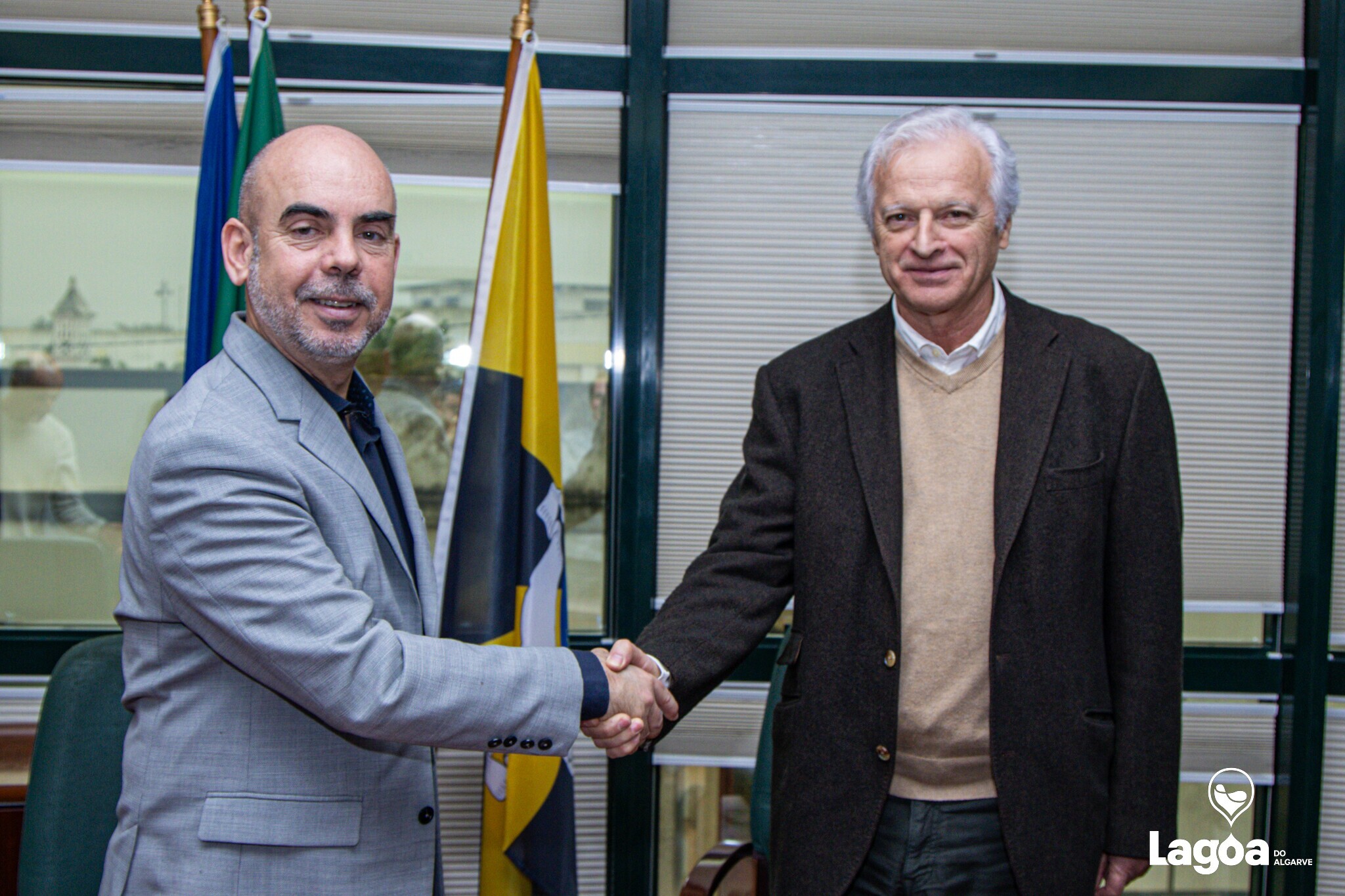 Câmara Municipal de Lagoa celebra contrato de promessa de compra e venda para aquisição dos terre...