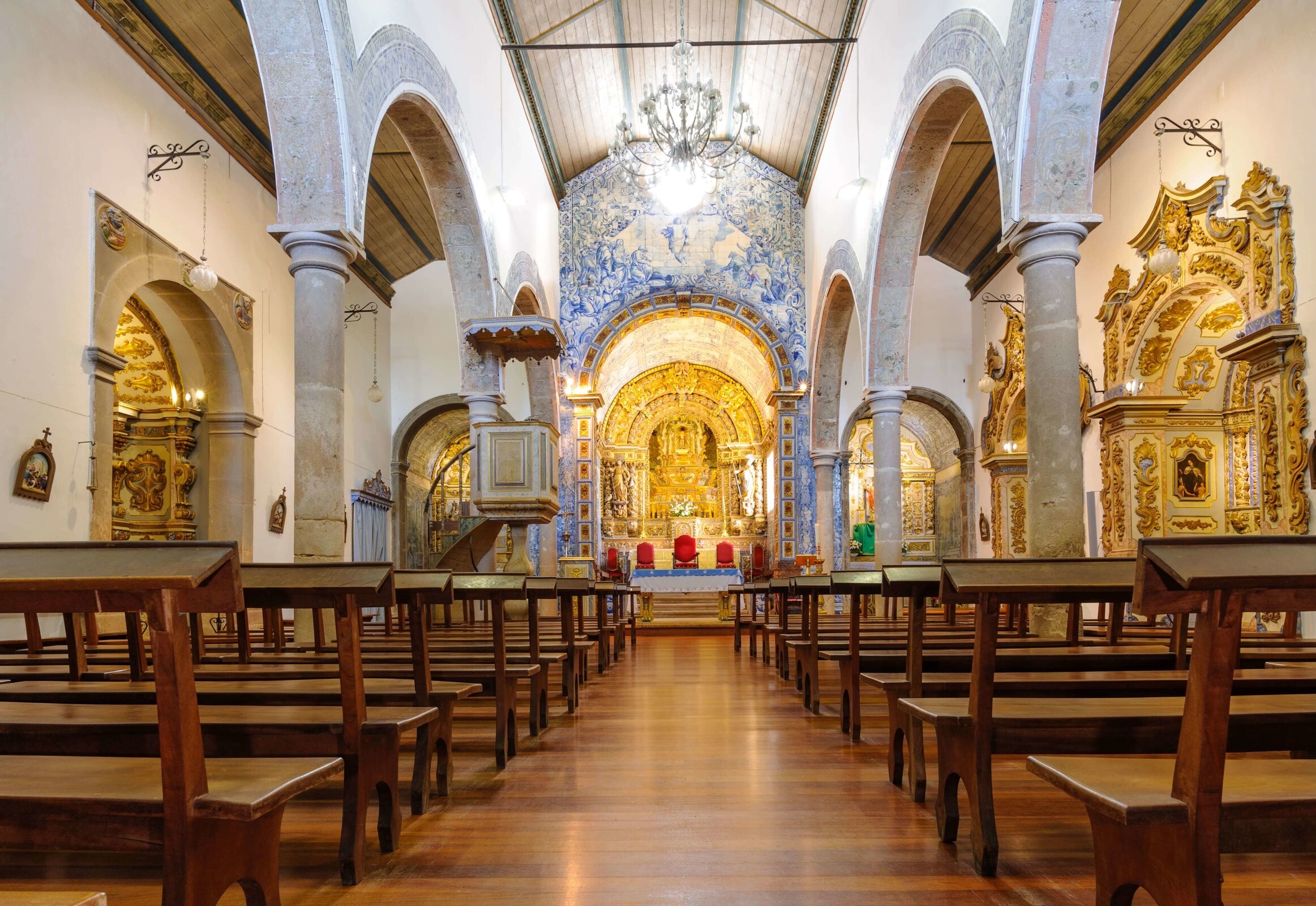 Igreja Matriz de Estômbar, Estômbar