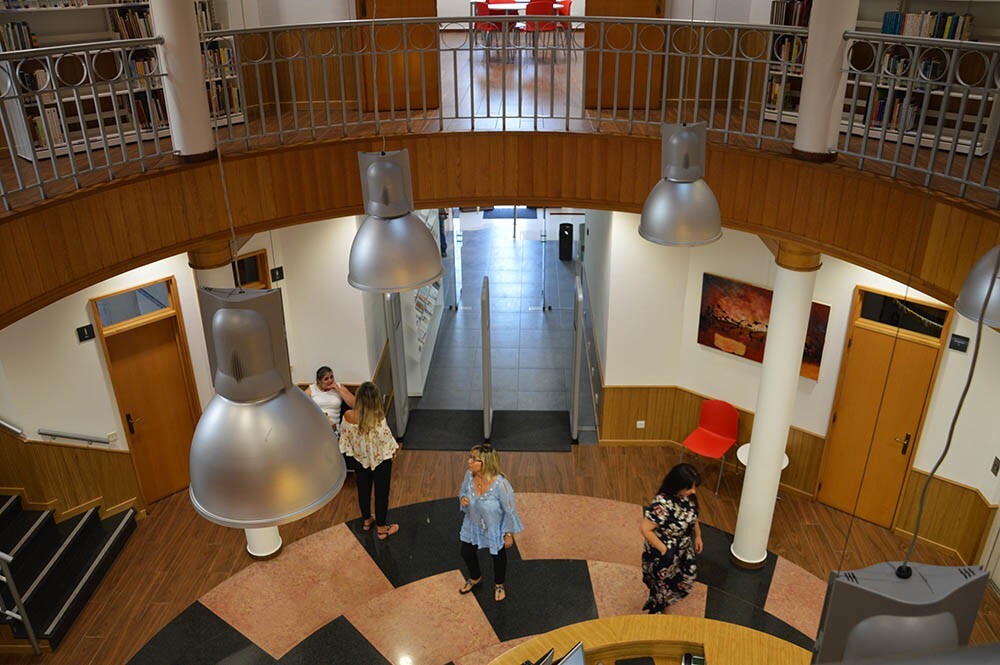 Biblioteca-de-Lagoa_átrio